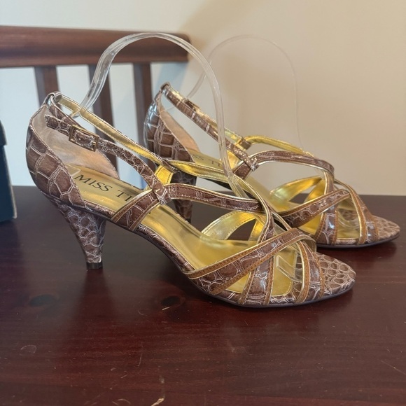 Miss Tina “knowles” reptile print strappy heels sandals New in Box tan brown 9 - Picture 8 of 15